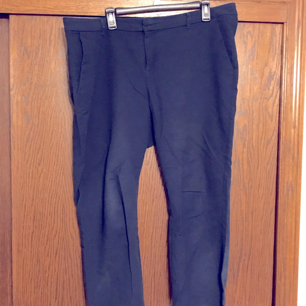 Old Navy stretch crop pants
